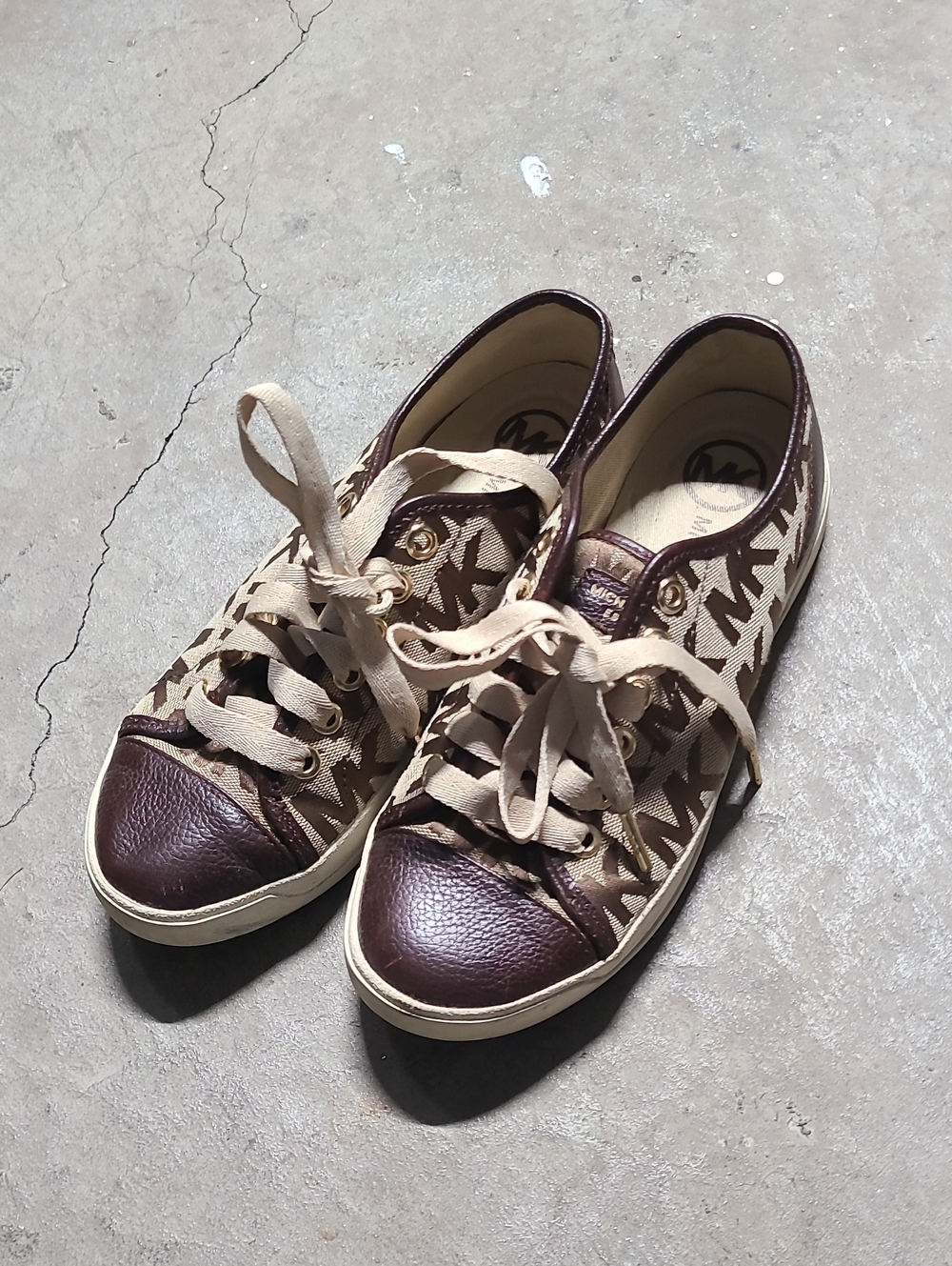 Michael Kors Brown Beige Signature Logo Lace-Up Sneakers 5.5 Monogram Print Shoe